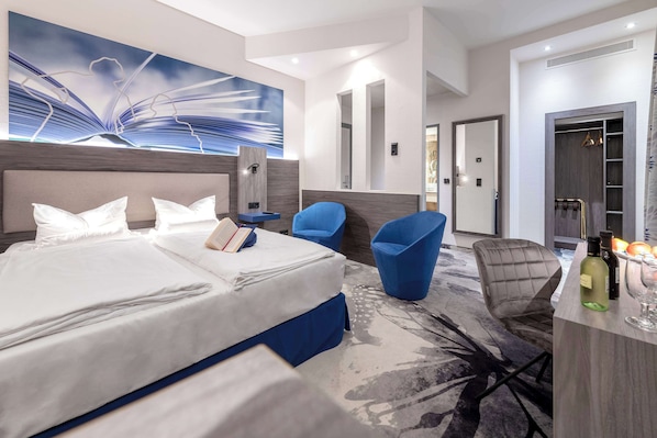 Executive Room, 1 Double Bed, Courtyard View
