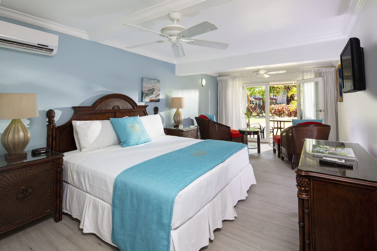 1 bedroom, premium bedding, in-room safe, desk