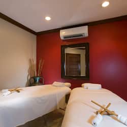 Couples treatment rooms, sauna, steam room, body treatments