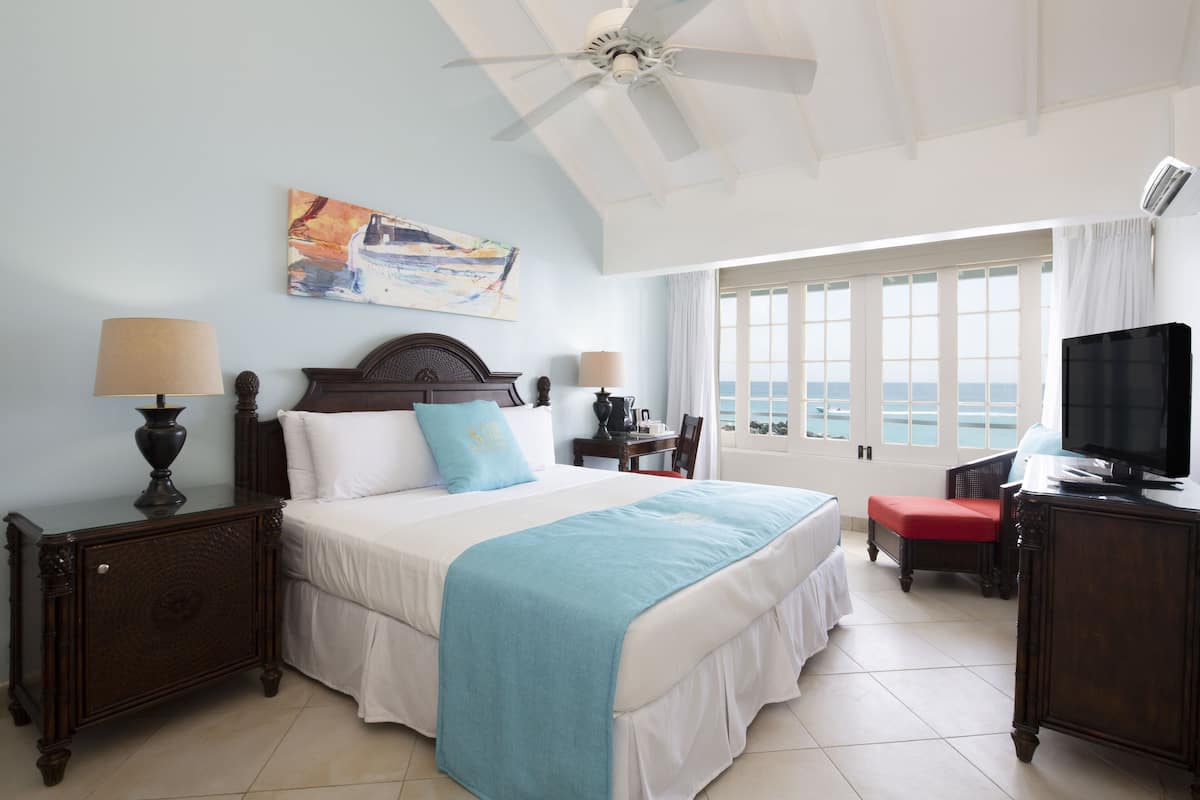1 bedroom, premium bedding, in-room safe, desk
