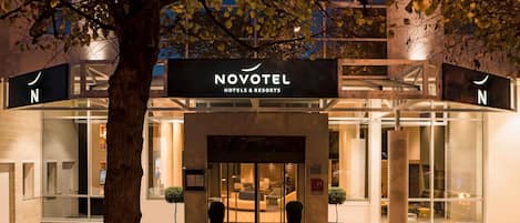 Kamar Double Eksekutif, 1 Tempat Tidur Queen dengan tempat tidur Sofa | Eksterior