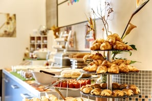 Dagelijks ontbijtbuffet (EUR 19 per persoon)
