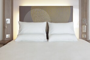 Superior-Zimmer, 1 Queen-Bett | Hochwertige Bettwaren, Zimmersafe, Schreibtisch, Verdunkelungsvorhänge