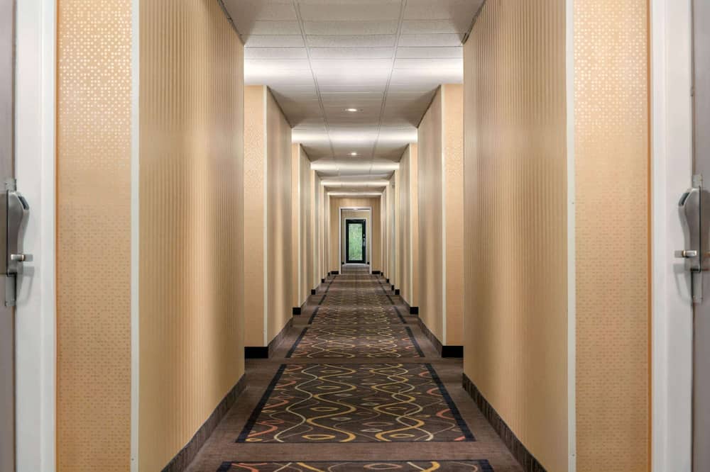 Baymont by Wyndham North Dartmouth / Fall River