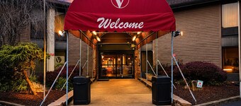 The View Inn & Suites