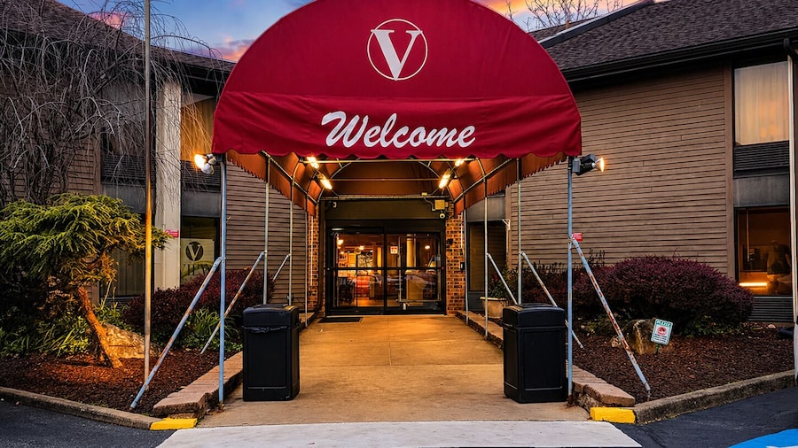 The View Inn & Suites