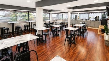 Desayuno continental incluido todos los días