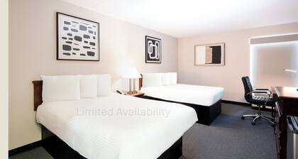 The View Inn & Suites