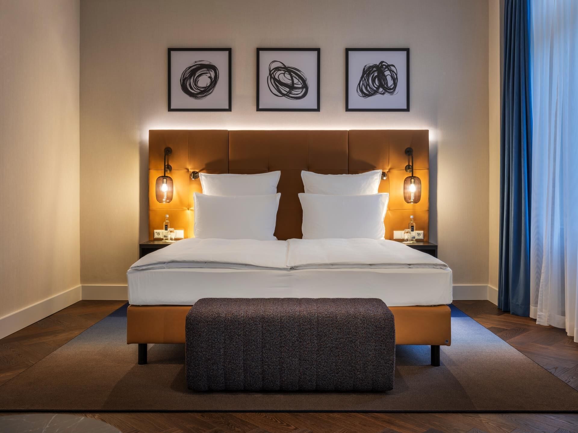 Phòng Deluxe (Grand) | Bộ đồ giường cao cấp, minibar với thức uống miễn phí 