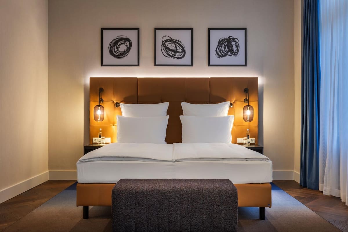 Habitació Deluxe (Grand) | Roba de llit d'alta qualitat i minibar gratuït