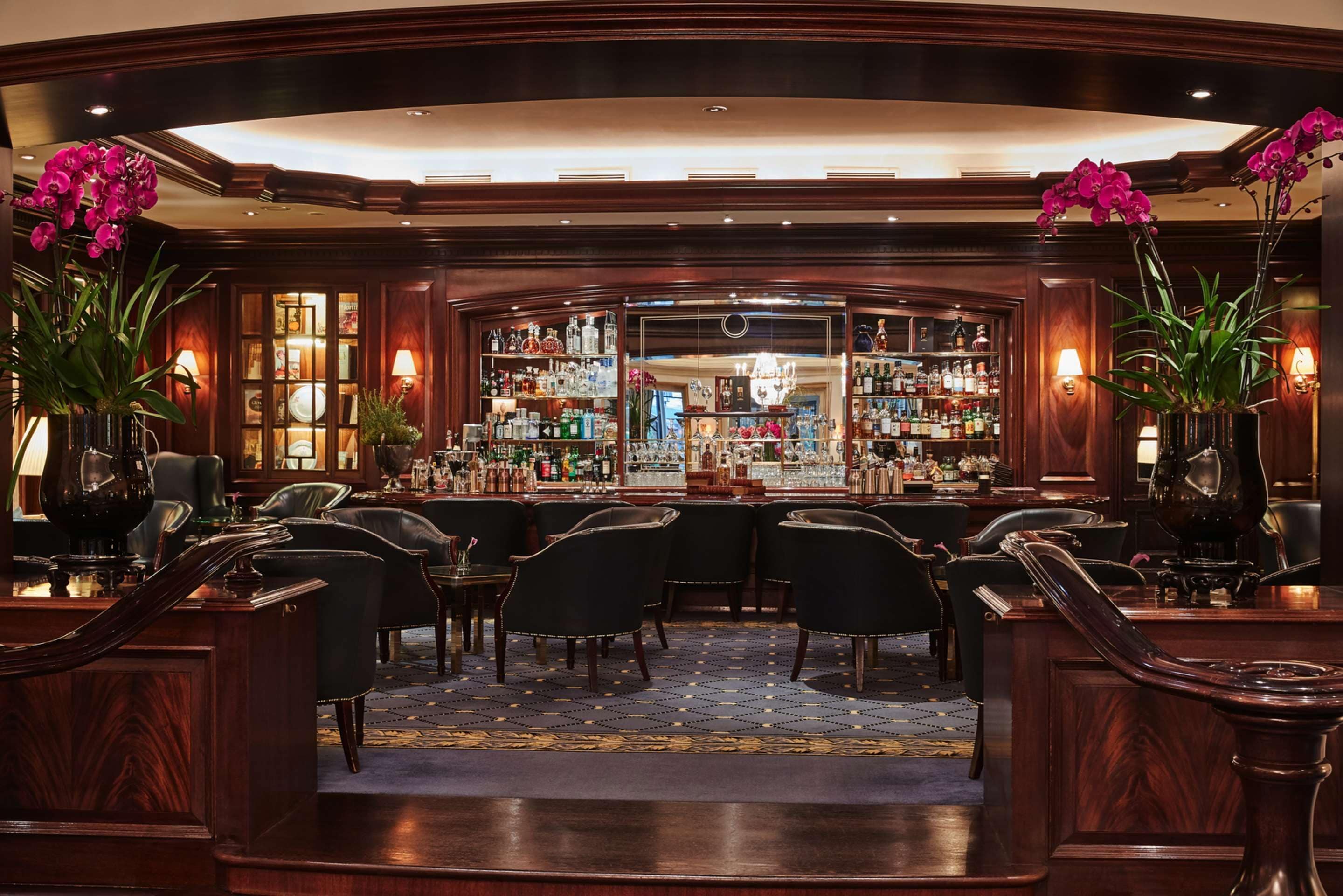 3 restaurants, lunch, dinner served; japanese cuisine