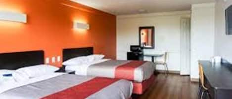 Una scrivania, ferro/asse da stiro, Wi-Fi gratuito, lenzuola