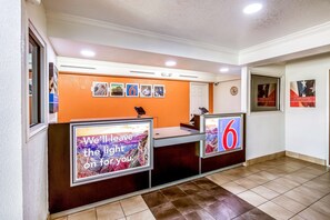 Reception - Motel 6 Euless, TX - DFW West (Euless)