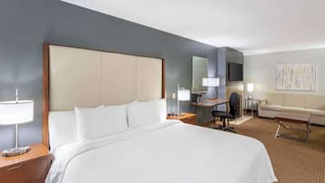 Suite, 1 très grand lit, non-fumeur, baignoire à jets (with Sofabed) | Literie de qualité, lit avec matelas à plateau-coussin, coffre-fort