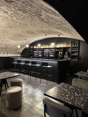Wine bar