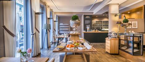 Petit déjeuner buffet