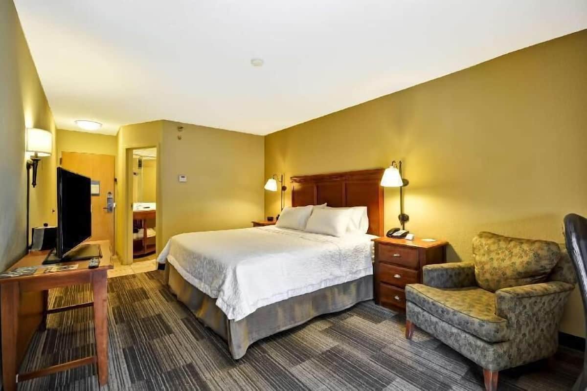Desk, iron/ironing board, free cribs/infant beds, free WiFi