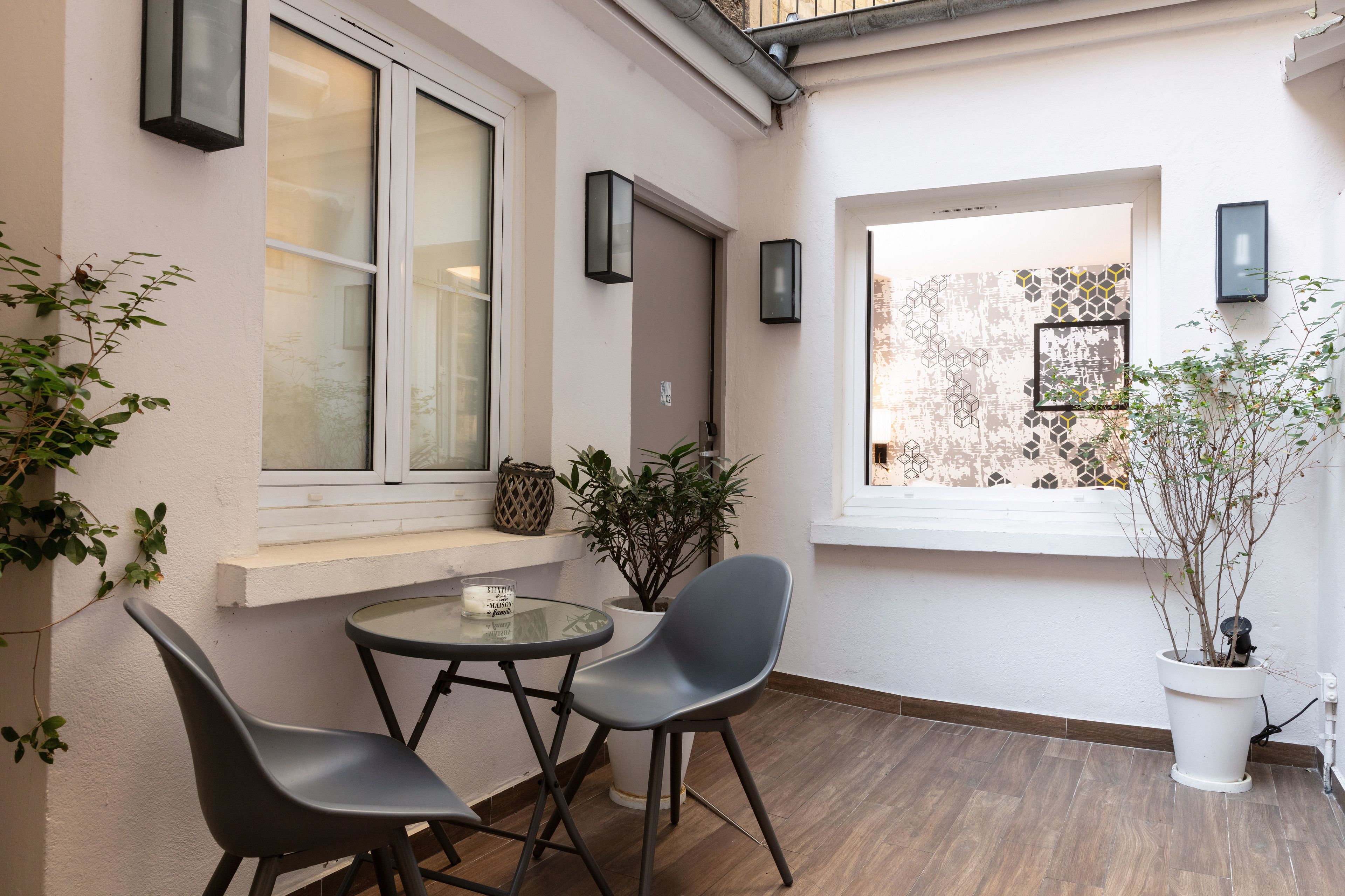 triple room | courtyard