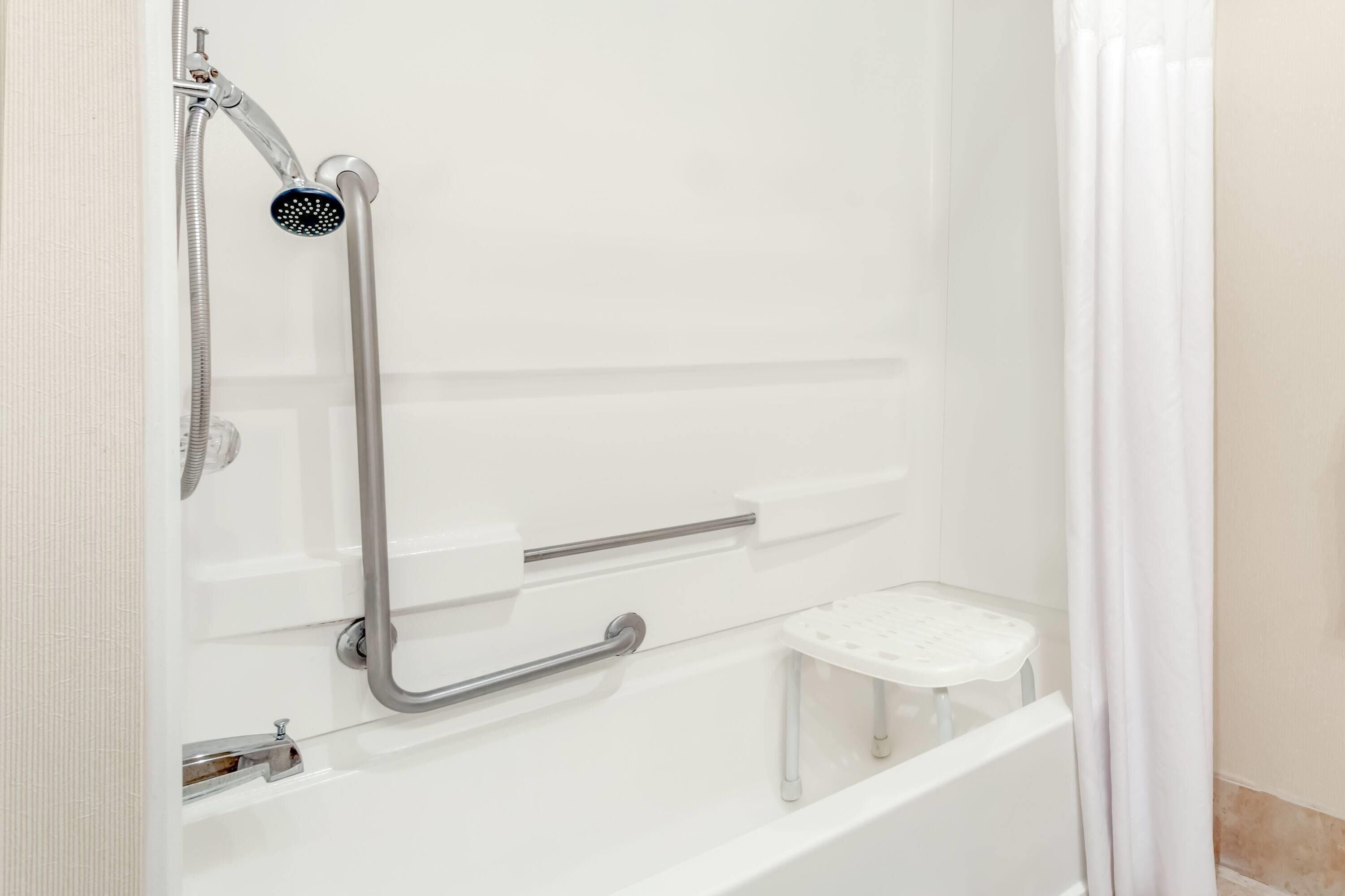 standard room, 1 king bed, accessible, non smoking | accessible bathroom