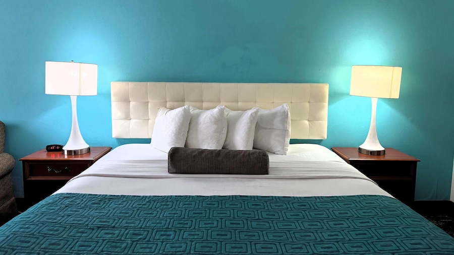Howard Johnson by Wyndham Evansville East