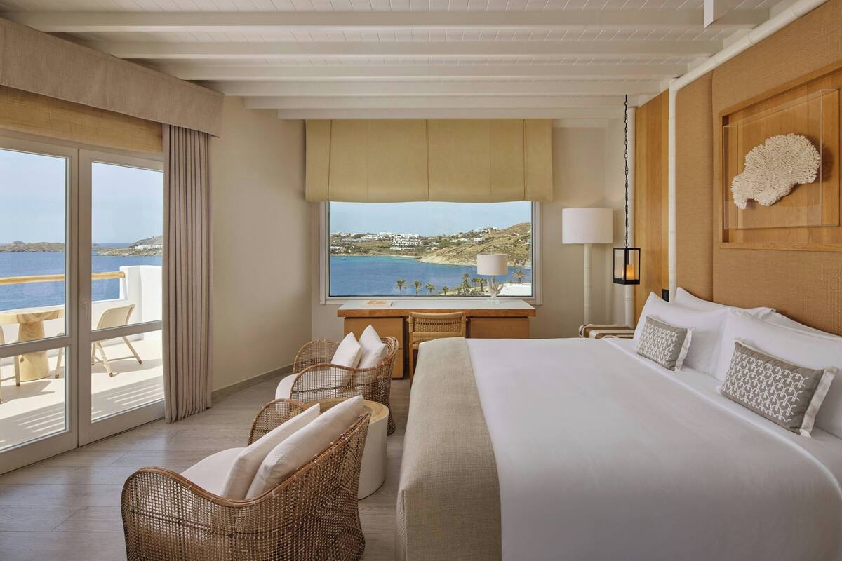 Deluxe Room, 1 King Bed, Sea View (Corner) | Premium bedding, minibar, in-room safe, desk