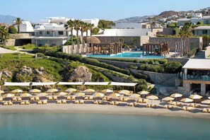 Private beach, sun-loungers, beach umbrellas, beach towels