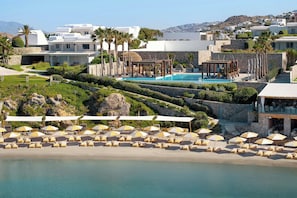 Private beach, sun-loungers, beach umbrellas, beach towels