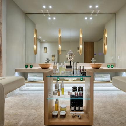 Sauna, steam room, Turkish bath, body treatments, aromatherapy