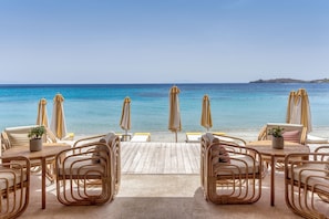 Private beach, sun-loungers, beach umbrellas, beach towels