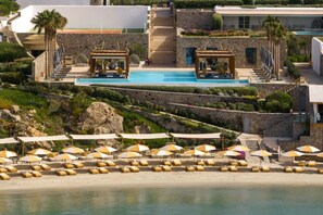 Private beach, sun-loungers, beach umbrellas, beach towels