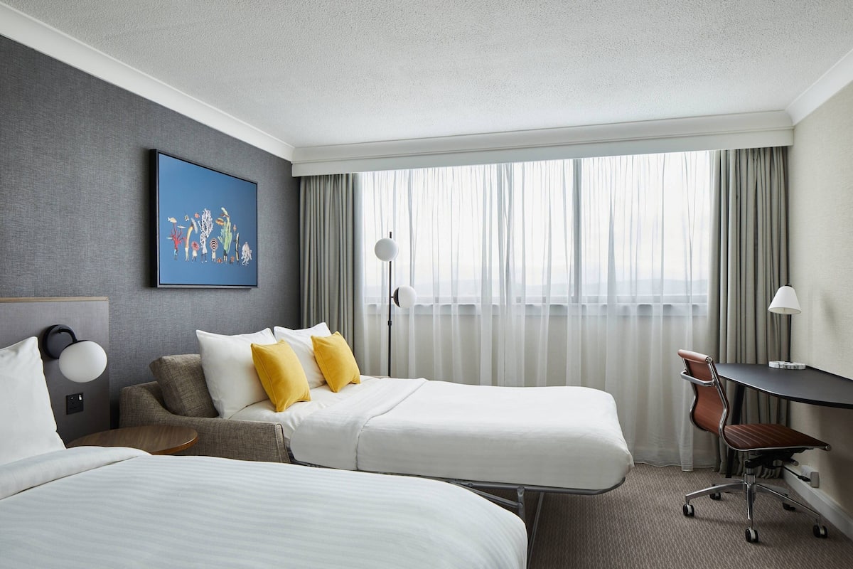 executive room, 1 double bed, non smoking | 1 bedroom, premium bedding, pillow-top beds, in-room safe