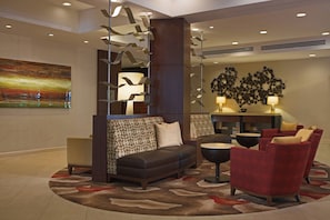 2 bars/lounges