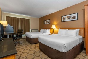 Premium bedding, pillowtop beds, desk, blackout drapes - Comfort Inn Orillia (Orillia)