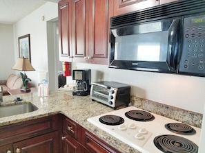 Deluxe Condo, 2 Bedrooms, Non Smoking | Private kitchen