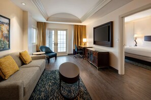 1 bedroom, in-room safe, desk, laptop workspace - Embassy Suites by Hilton New Orleans (New Orleans)