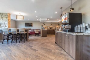 Free daily continental breakfast