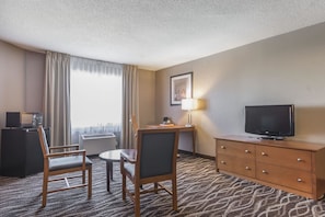 Standard Room, Non Smoking | Premium bedding, pillow-top beds, blackout curtains, iron/ironing board - Spark by Hilton Oshawa (Oshawa)
