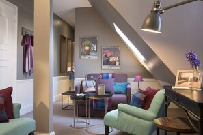 Junior suite, bad | Luxe beddengoed, een minibar, een kluis op de kamer