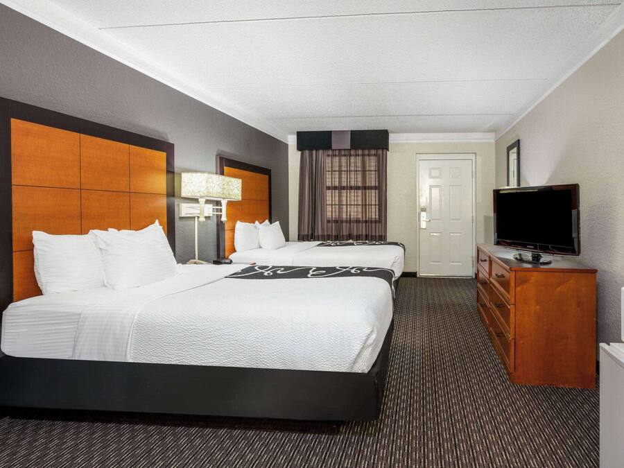 Rom, 2 dobbeltsenger, ikke-røyk | Individuelt dekorert, individuelt innredet og skrivebord