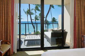 Premium bedding, in-room safe, desk, blackout curtains