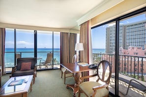 Club Suite, 1 King Bed with Sofa bed, Oceanfront | Premium bedding, in-room safe, desk, blackout curtains