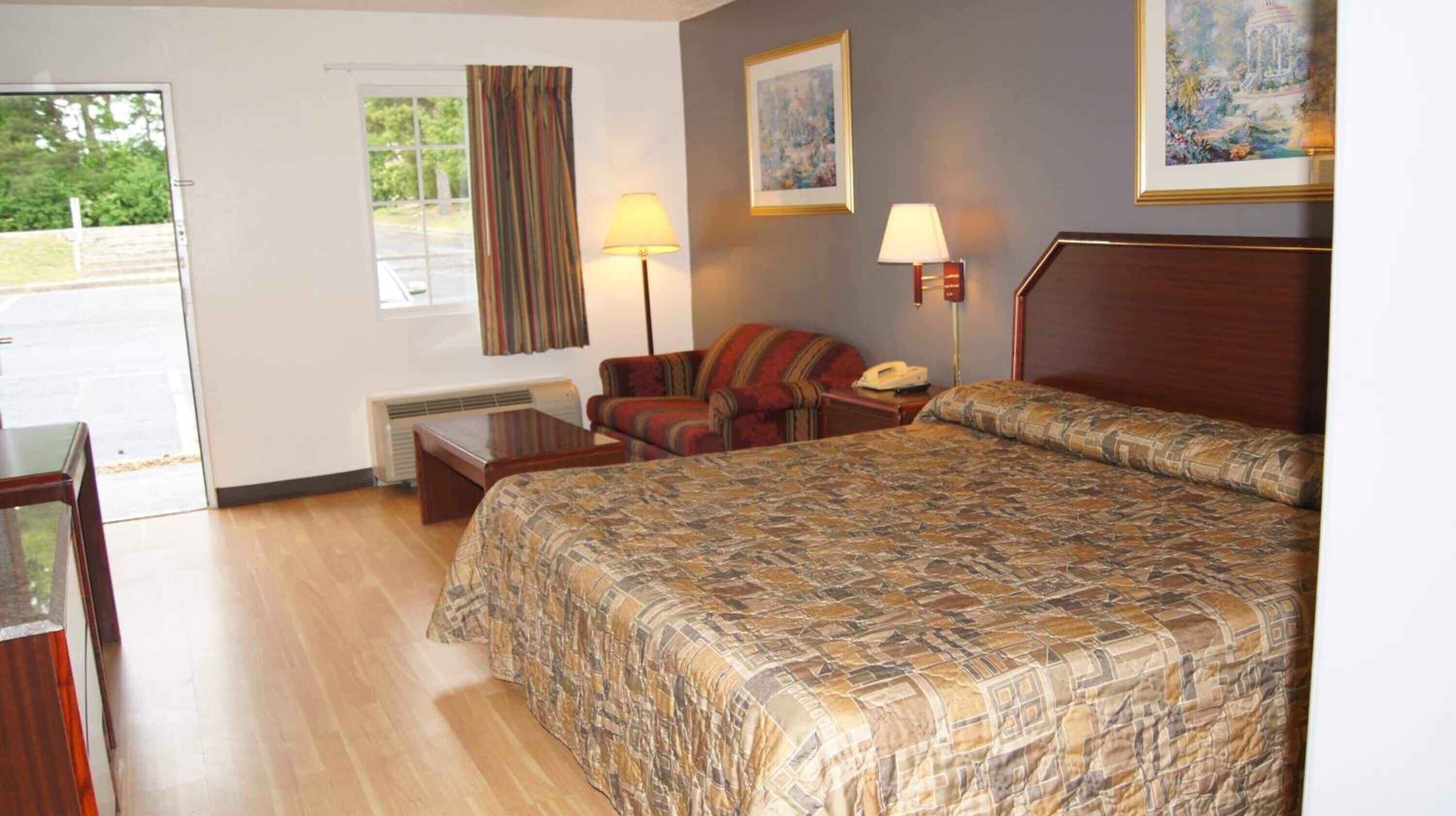 Bureau, accès au Wi-Fi (inclus), literie fournie