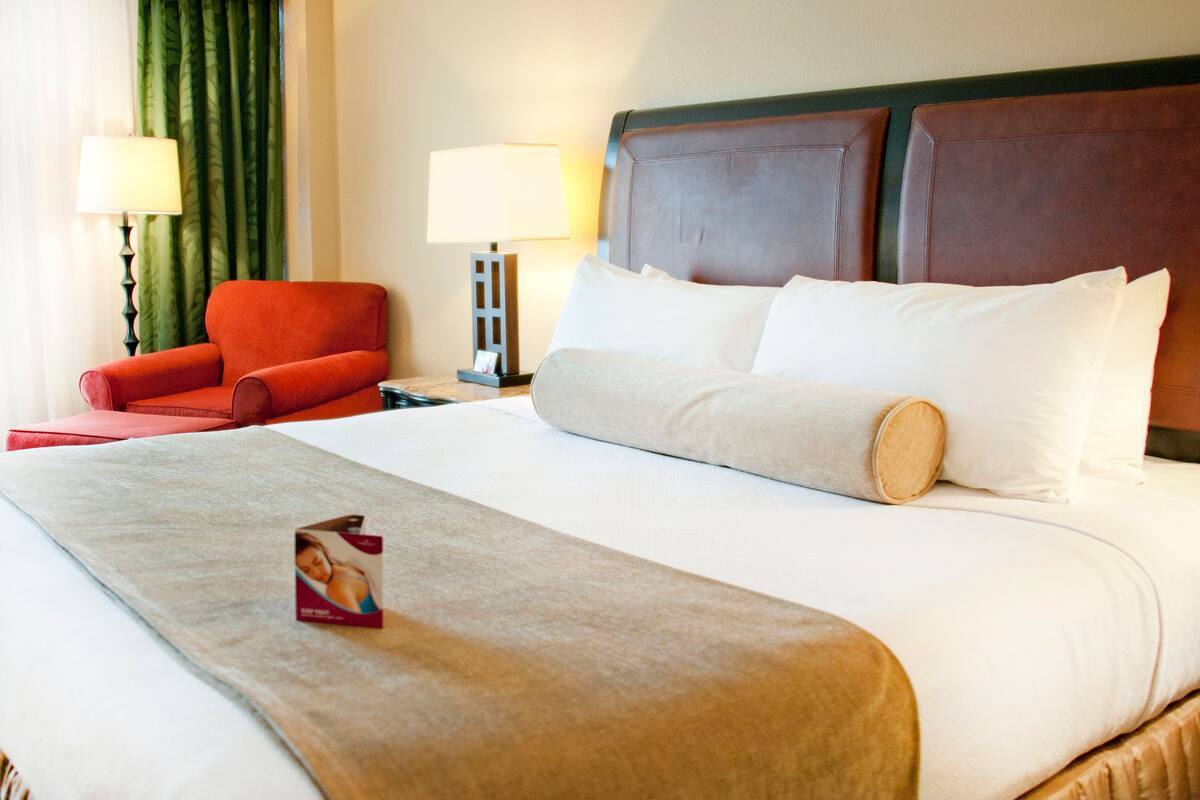 In-room safe, desk, laptop workspace, iron/ironing board