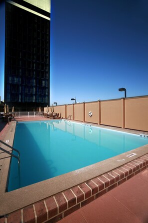 Outdoor pool - THE Pensacola Grand Hotel (Pensacola)