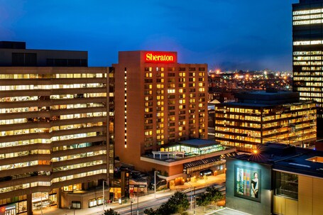 Sheraton Hamilton Hotel - Image 4