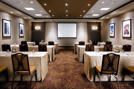 Sheraton Hamilton Hotel - Image 29