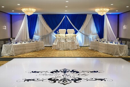 Sheraton Hamilton Hotel - Image 58