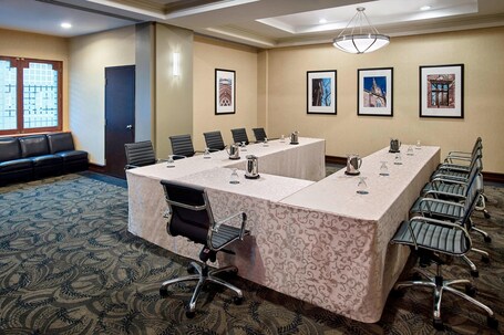 Sheraton Hamilton Hotel - Image 49