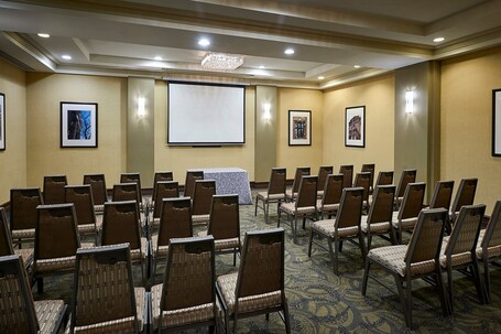 Sheraton Hamilton Hotel - Image 50