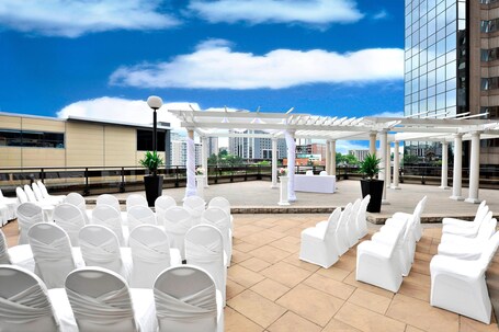 Sheraton Hamilton Hotel - Image 7